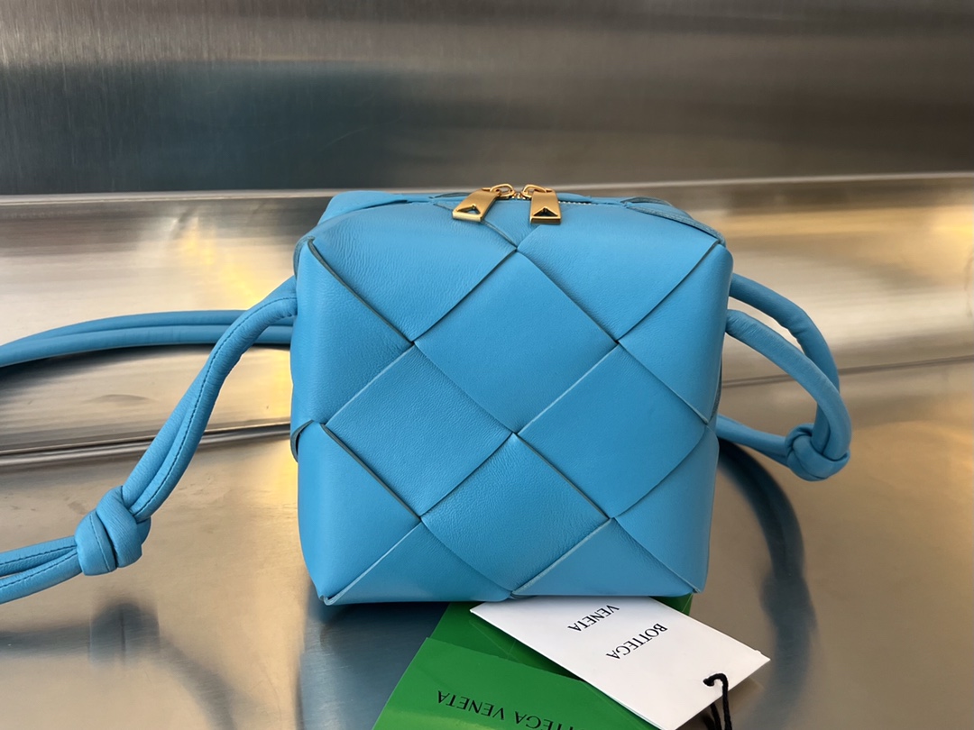 Mini Cassette Intreccio Leather Cross-body Camera Bag Blue